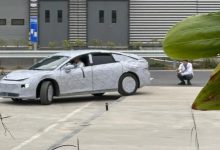 纯电中大型车 小鹏全新轿车路试谍照-鹏城车网