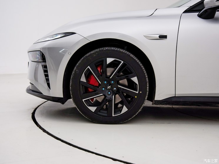 东风乘用车 eπ007 2024款 540四驱Max版 东风乘用车 eπ007 2024款 540四驱Max版