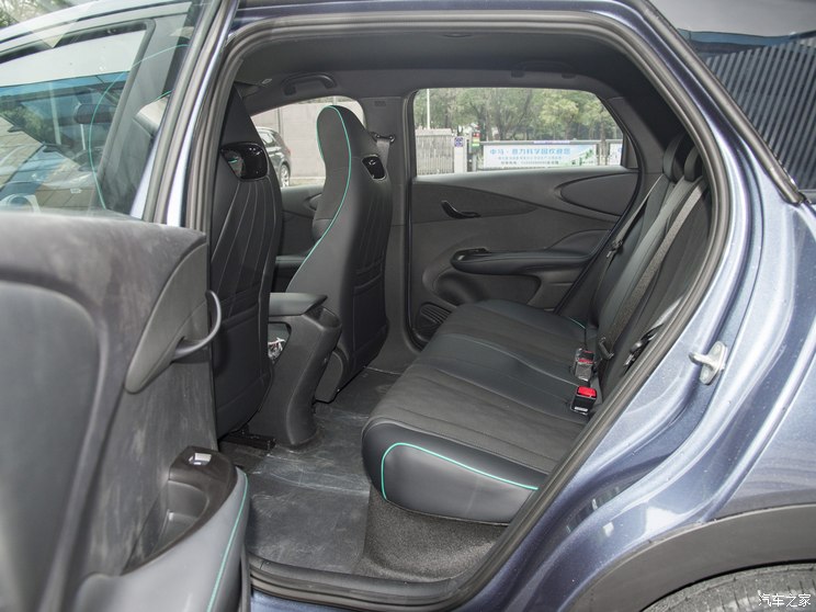 比亚迪 海豚 2024款 冠军版 420km 自由版 比亚迪 海豚 2024款 冠军版 420km 自由版