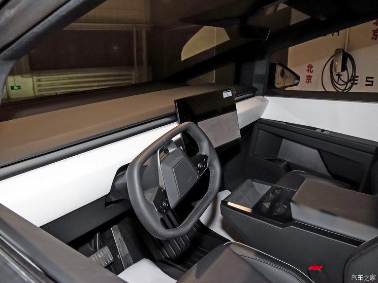 特斯拉(进口) 赛博越野旅行车 2024款 Cyberbeast 野兽版 特斯拉(进口) 赛博越野旅行车 2024款 Cyberbeast 野兽版