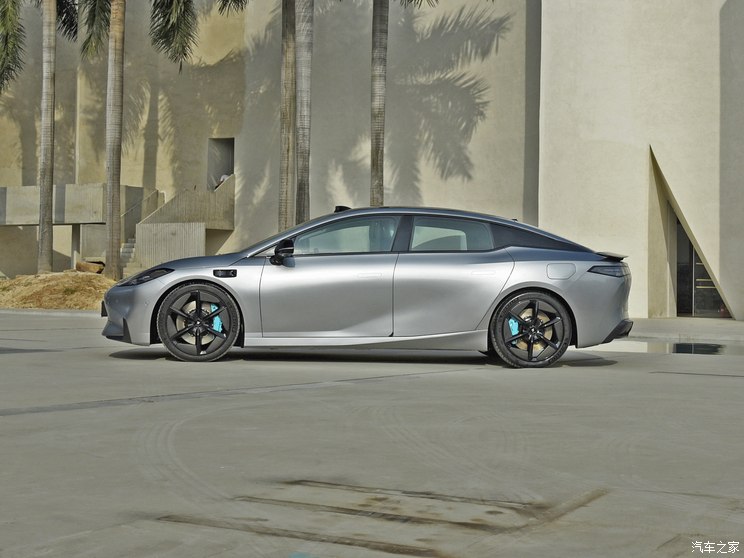 埃安 昊铂GT 2023款 710后驱超充七翼版 埃安 昊铂GT 2023款 710后驱超充七翼版