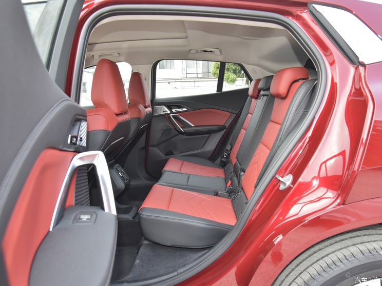 宝马(进口) 宝马X2(进口) 2024款 sDrive25i M运动套装 宝马(进口) 宝马X2(进口) 2024款 sDrive25i M运动套装