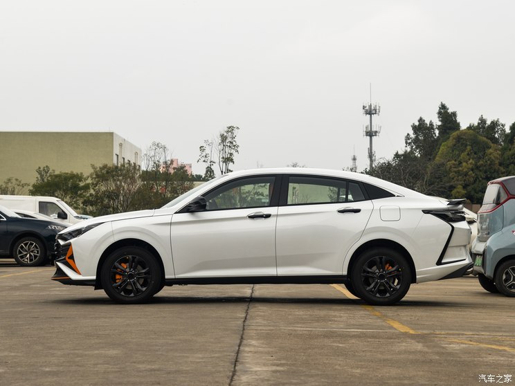 东风乘用车 奕炫 2024款 1.5T 自动劲擎版 东风乘用车 奕炫 2024款 1.5T 自动劲擎版