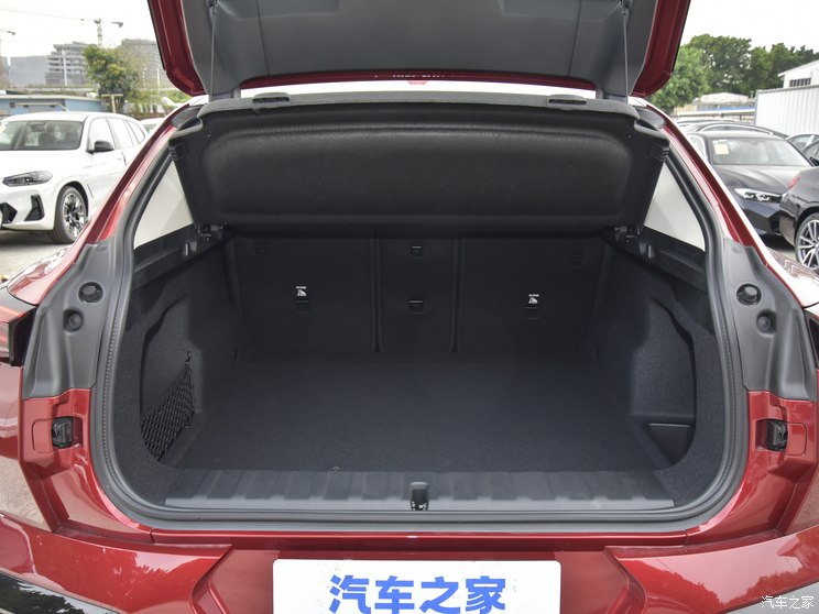 宝马(进口) 宝马X2(进口) 2024款 sDrive25i M运动套装 宝马(进口) 宝马X2(进口) 2024款 sDrive25i M运动套装