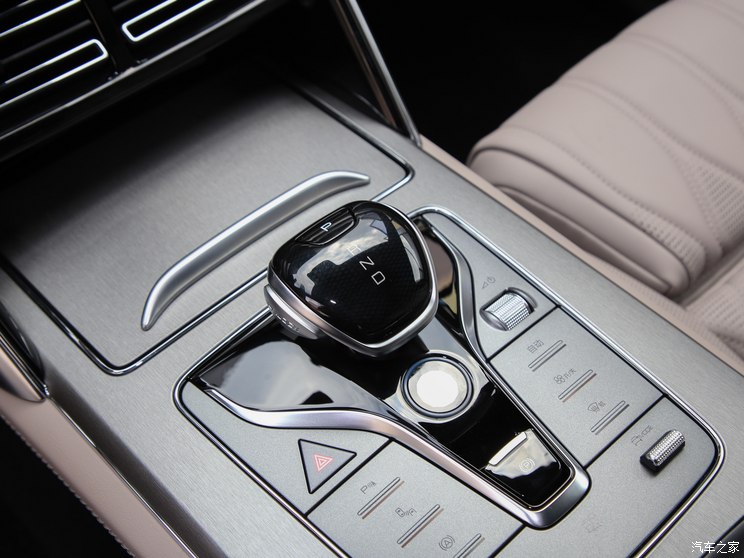 比亚迪 唐新能源 2024款 DM-i 荣耀版 112KM 旗舰型 比亚迪 唐新能源 2024款 DM-i 荣耀版 112KM 旗舰型