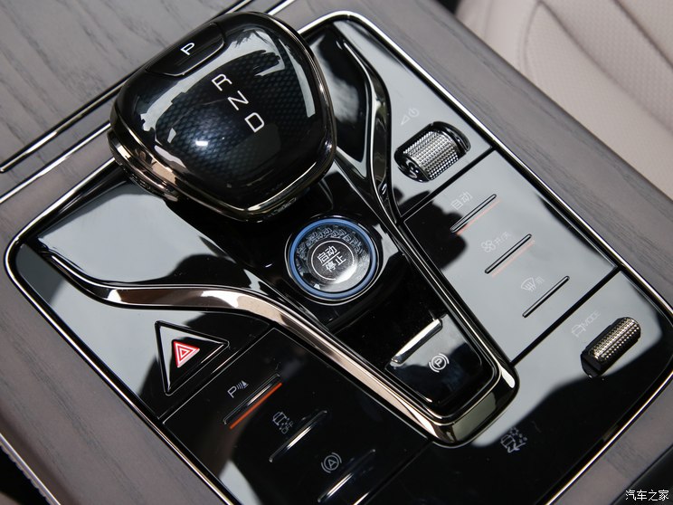 比亚迪 汉 2024款 DM-i 121KM 尊享型 比亚迪 汉 2024款 DM-i 121KM 尊享型