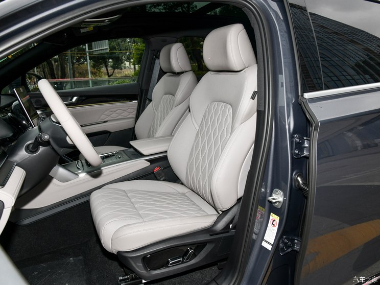 比亚迪 唐新能源 2024款 DM-i 荣耀版 112KM 尊贵型 比亚迪 唐新能源 2024款 DM-i 荣耀版 112KM 尊贵型