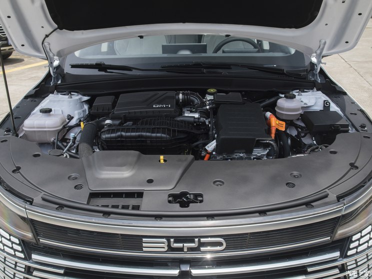 比亚迪 驱逐舰05 2023款 冠军版 DM-i 120KM 豪华型 比亚迪 驱逐舰05 2023款 冠军版 DM-i 120KM 豪华型