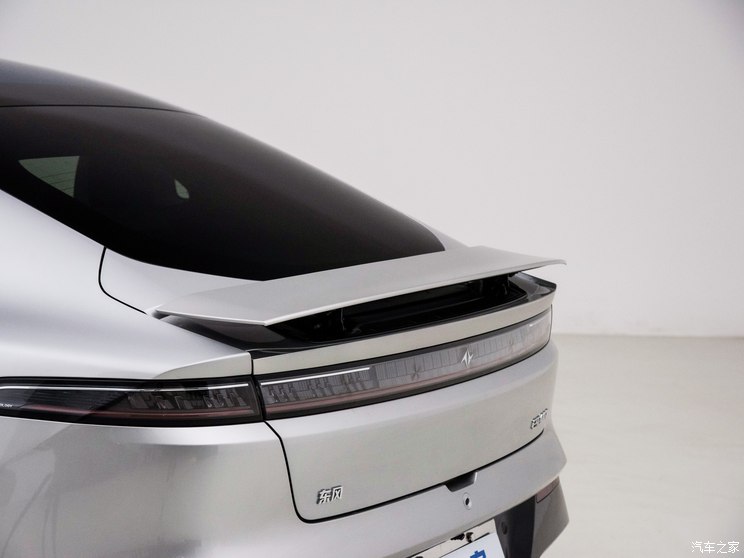 东风乘用车 eπ007 2024款 540四驱Max版 东风乘用车 eπ007 2024款 540四驱Max版