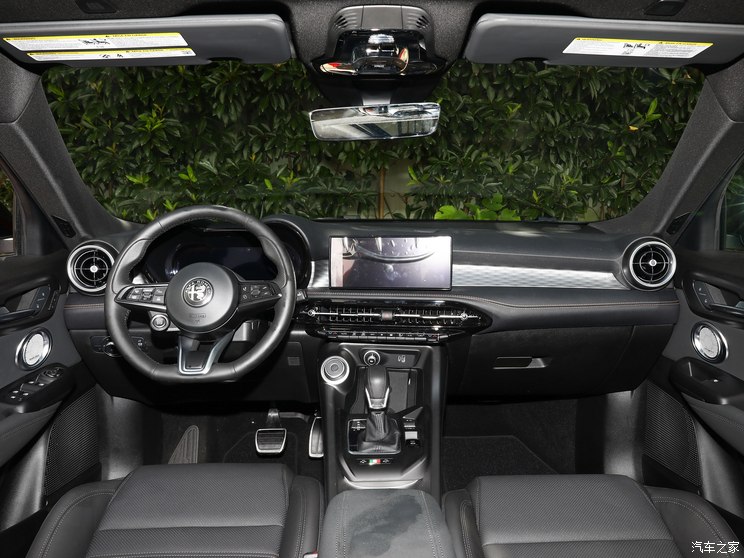 阿尔法・罗密欧 Tonale托纳利 2023款 2.0T 268HP AWD Veloce赛道版 阿尔法・罗密欧 Tonale托纳利 2023款 2.0T 268HP AWD Veloce赛道版