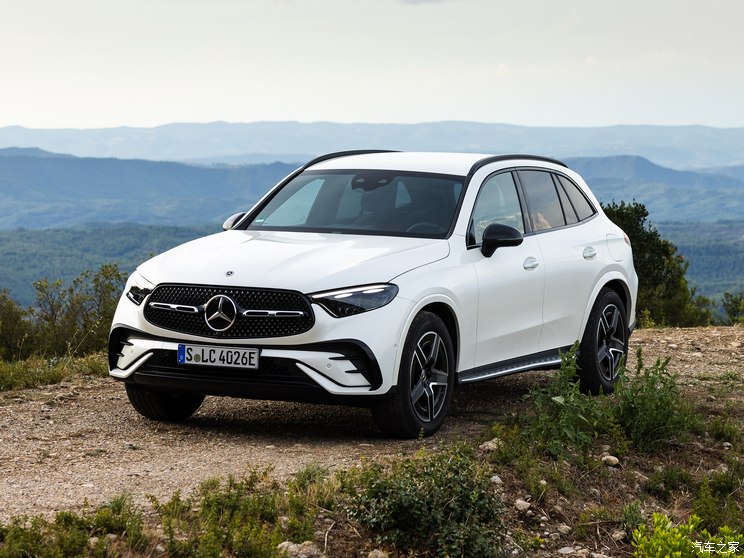 奔驰(进口) 奔驰GLC新能源(进口) 2023款 GLC 300 de 4MATIC AMG Line 欧洲版 奔驰(进口) 奔驰GLC新能源(进口) 2023款 GLC 300 de 4MATIC AMG Line 欧洲版
