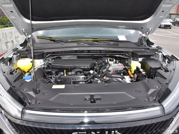 东风乘用车 皓瀚 2023款 DH-i 1.5T 豪华版 东风乘用车 皓瀚 2023款 DH-i 1.5T 豪华版