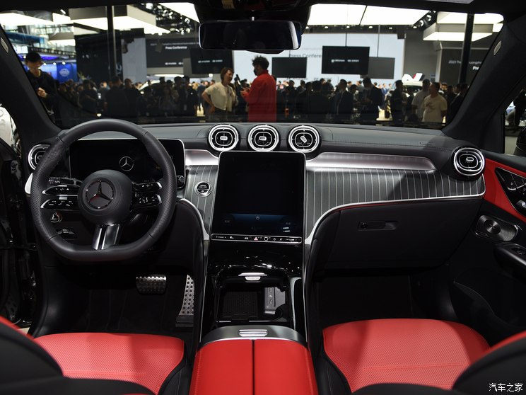 奔驰(进口) 奔驰GLC轿跑 2024款 GLC 300 4MATIC 轿跑SUV 奔驰(进口) 奔驰GLC轿跑 2024款 GLC 300 4MATIC 轿跑SUV