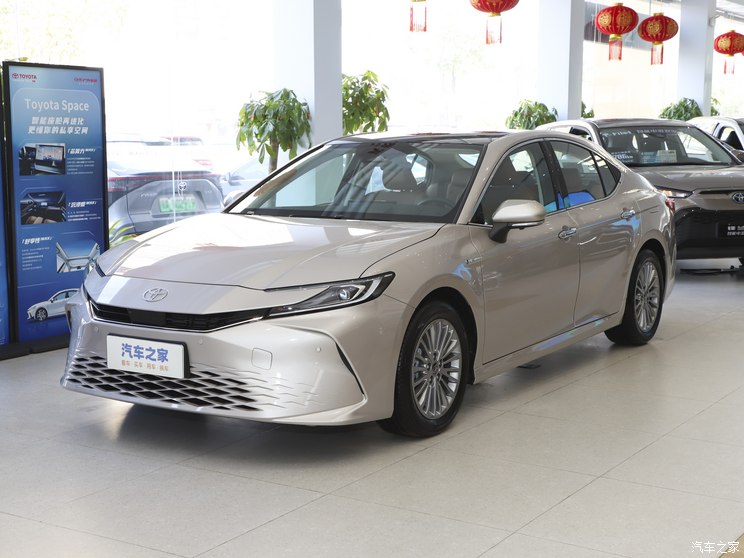 广汽丰田 凯美瑞 2024款 双擎 2.0HG 尊贵版 广汽丰田 凯美瑞 2024款 双擎 2.0HG 尊贵版