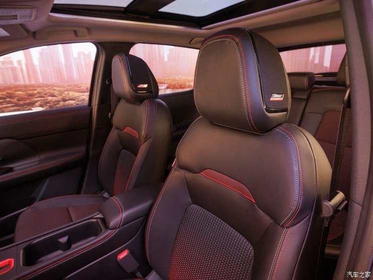 日产(进口) 劲客(海外) 2025款 SR 美国版 日产(进口) 劲客(海外) 2025款 SR 美国版