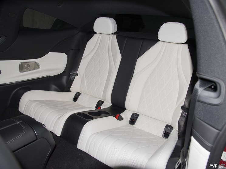 奔驰(进口) 奔驰CLE 2024款 300 4MATIC Coupe 奔驰(进口) 奔驰CLE 2024款 300 4MATIC Coupe