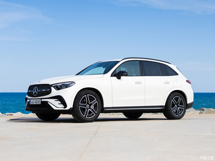奔驰(进口) 奔驰GLC新能源(进口) 2023款 GLC 300 de 4MATIC AMG Line 欧洲版 奔驰(进口) 奔驰GLC新能源(进口) 2023款 GLC 300 de 4MATIC AMG Line 欧洲版