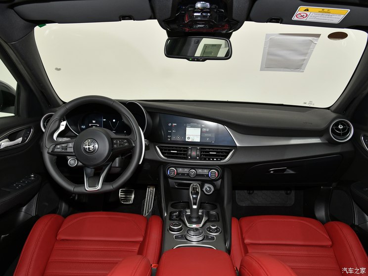 阿尔法・罗密欧 Giulia朱丽叶 2023款 2.0T 280HP 赛道版 阿尔法・罗密欧 Giulia朱丽叶 2023款 2.0T 280HP 赛道版