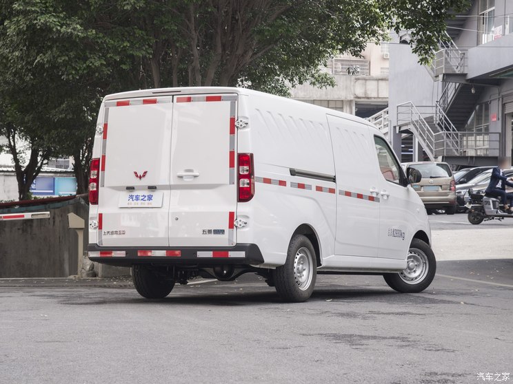 上汽通用五菱 五菱扬光 2024款 300km 实用型 上汽通用五菱 五菱扬光 2024款 300km 实用型