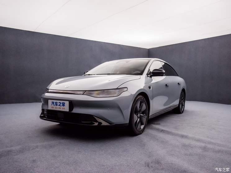 零跑汽车 零跑C01 2024款 纯电 625尊享版 零跑汽车 零跑C01 2024款 纯电 625尊享版