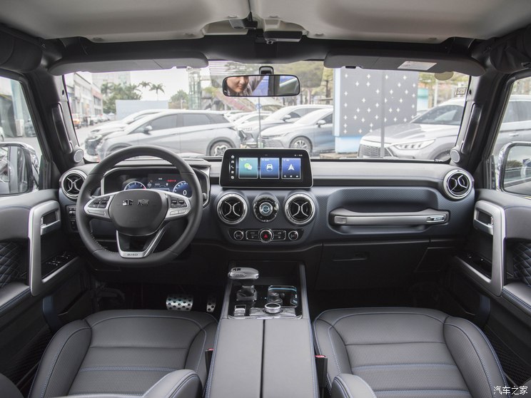 北京越野 北京BJ40 2024款 2.0D 自动四驱刀锋英雄荣耀版 北京越野 北京BJ40 2024款 2.0D 自动四驱刀锋英雄荣耀版