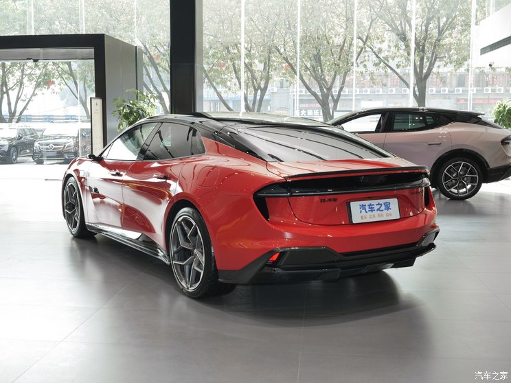 路特斯 路特斯EMEYA繁花 2024款 EMEYA R+ 路特斯 路特斯EMEYA繁花 2024款 EMEYA R+