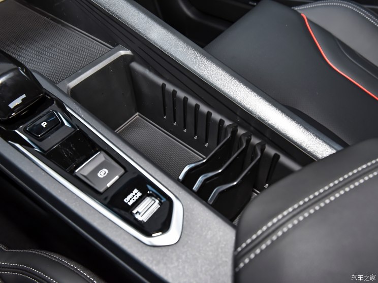 吉利汽车 缤瑞 2024款 缤瑞COOL 1.5T DCT龙腾版 吉利汽车 缤瑞 2024款 缤瑞COOL 1.5T DCT龙腾版