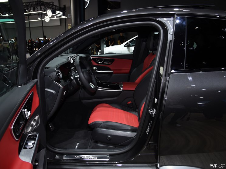 奔驰(进口) 奔驰GLC轿跑 2024款 GLC 300 4MATIC 轿跑SUV 奔驰(进口) 奔驰GLC轿跑 2024款 GLC 300 4MATIC 轿跑SUV