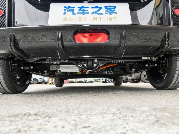 吉利汽车 熊猫 2024款 200km 熊猫卡丁 吉利汽车 熊猫 2024款 200km 熊猫卡丁