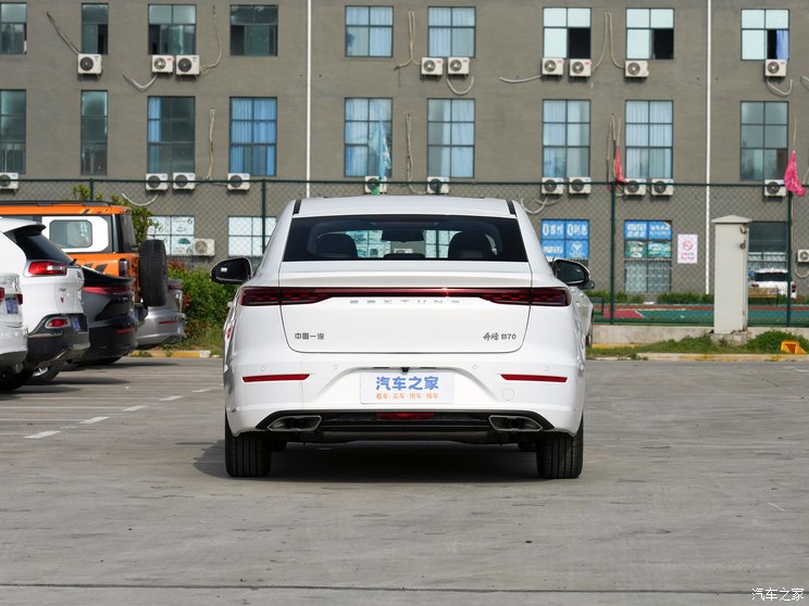 一汽奔腾 奔腾B70 2024款 龙腾版 1.5T 领跃型 一汽奔腾 奔腾B70 2024款 龙腾版 1.5T 领跃型