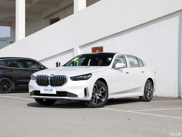 华晨宝马 宝马5系 2024款 530Li 领先型 豪华套装 华晨宝马 宝马5系 2024款 530Li 领先型 豪华套装