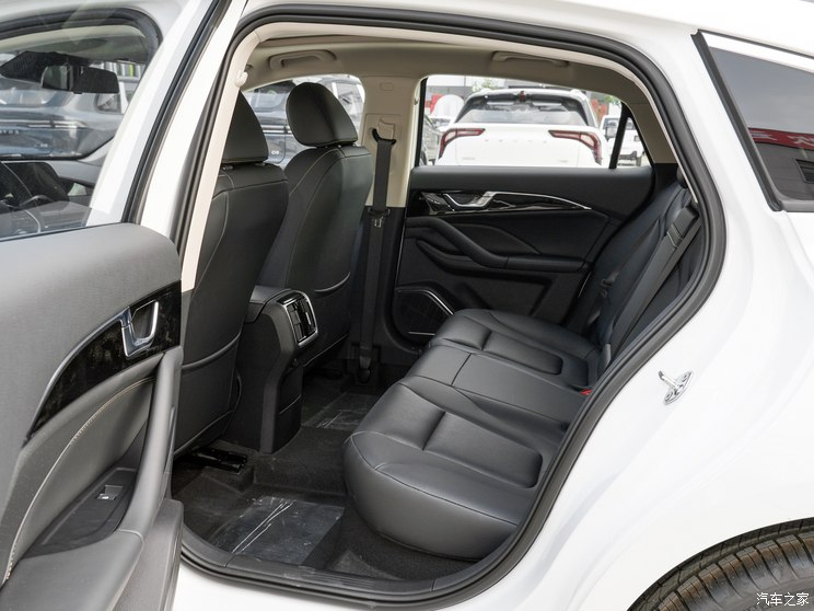 一汽奔腾 奔腾B70 2024款 龙腾版 1.5T 领跃型 一汽奔腾 奔腾B70 2024款 龙腾版 1.5T 领跃型