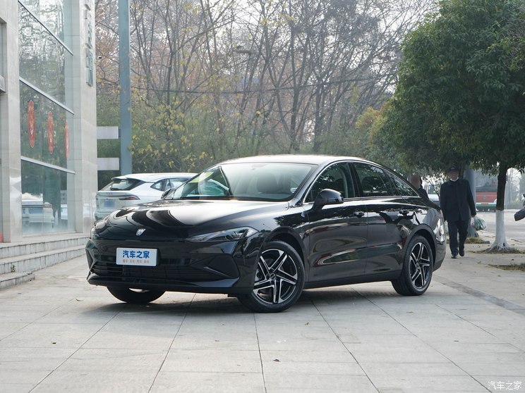 上汽集团 荣威D7 2023款 DMH 125km 超越版 上汽集团 荣威D7 2023款 DMH 125km 超越版