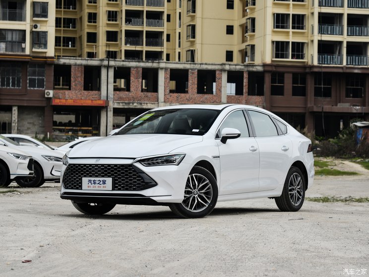 比亚迪 秦PLUS 2024款 DM-i 120KM领航荣耀版 比亚迪 秦PLUS 2024款 DM-i 120KM领航荣耀版