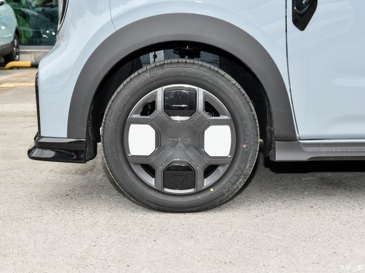 吉利汽车 熊猫 2024款 200km 熊猫卡丁 吉利汽车 熊猫 2024款 200km 熊猫卡丁