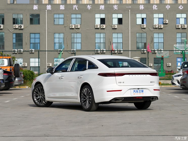 一汽奔腾 奔腾B70 2024款 龙腾版 1.5T 领跃型 一汽奔腾 奔腾B70 2024款 龙腾版 1.5T 领跃型