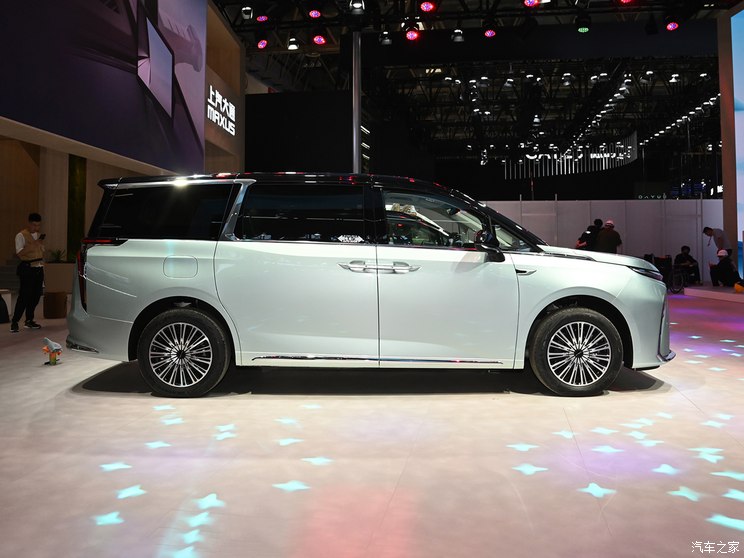 上汽大通 大家9 2024款 混动版 7座 上汽大通 大家9 2024款 混动版 7座