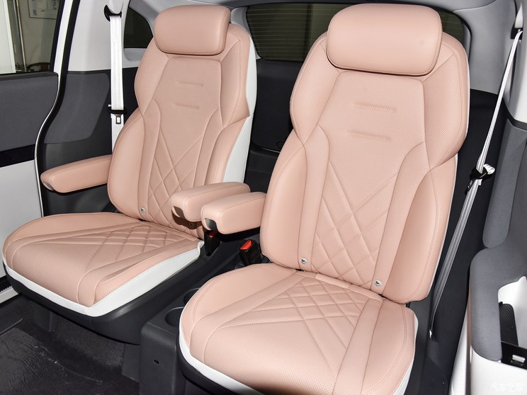 北汽新能源 极狐考拉 2023款 家庭版 北汽新能源 极狐考拉 2023款 家庭版