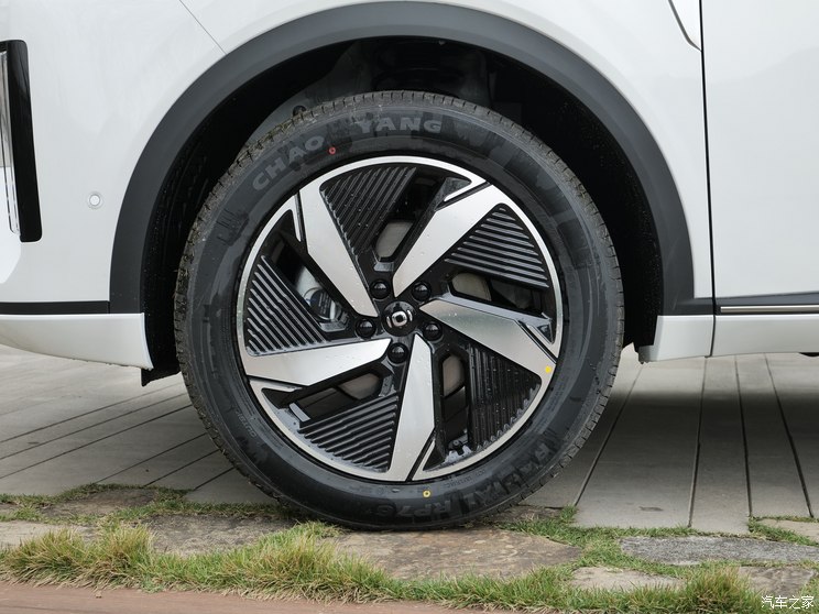 长安启源 长安启源Q05 2023款 插电式混合动力基本型 长安启源 长安启源Q05 2023款 插电式混合动力基本型