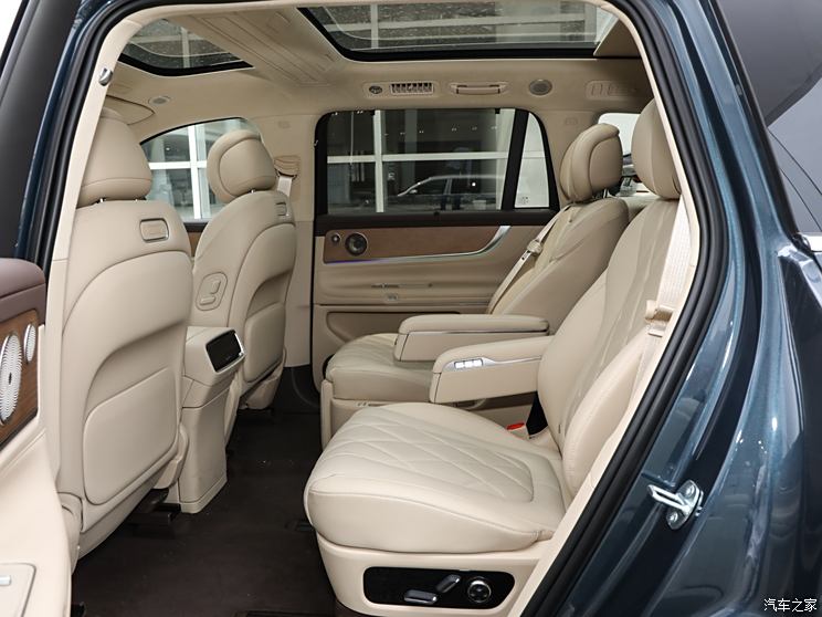 AITO 问界 问界M9 2024款 增程 Ultra版 42kWh AITO 问界 问界M9 2024款 增程 Ultra版 42kWh