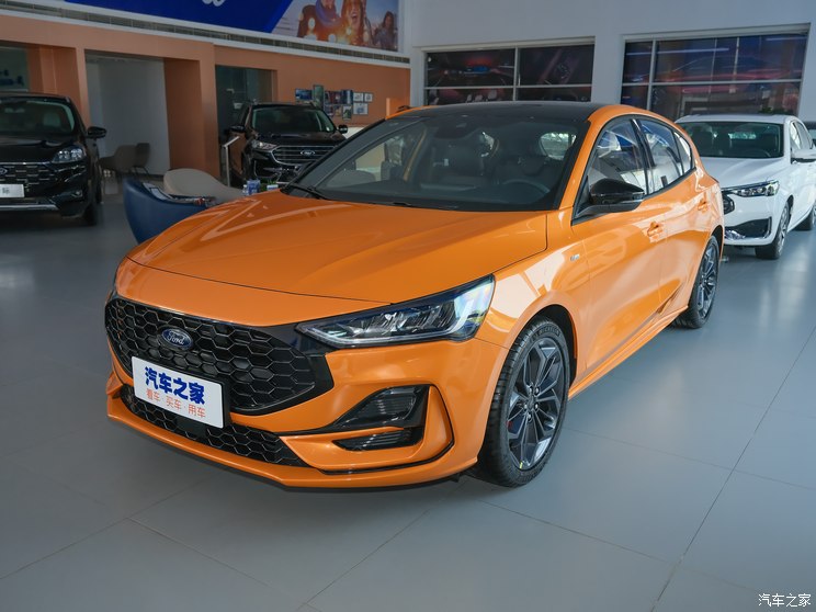 长安福特 福克斯 2022款 两厢 EcoBoost 180 自动ST Line 长安福特 福克斯 2022款 两厢 EcoBoost 180 自动ST Line