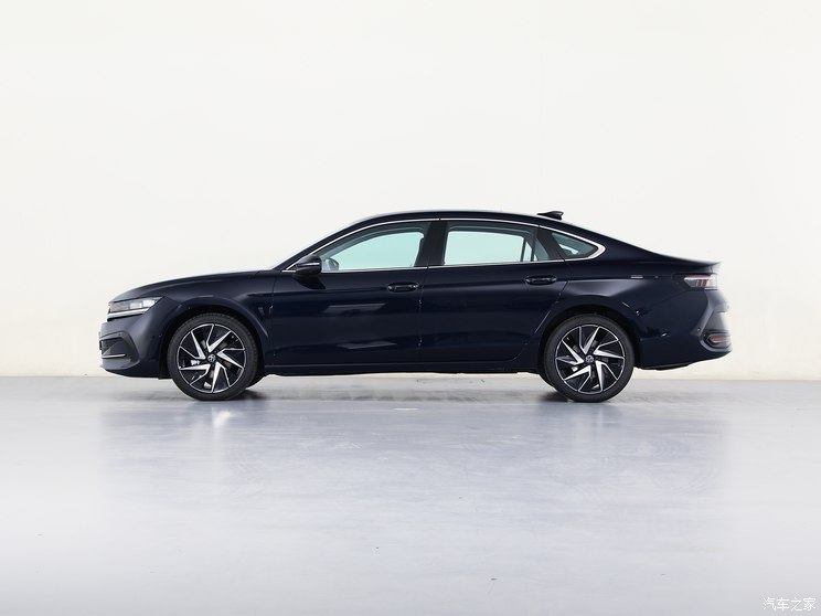 一汽-大众 迈腾 2024款 380TSI DSG套件版 一汽-大众 迈腾 2024款 380TSI DSG套件版