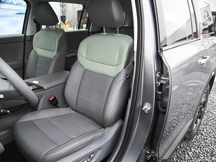 北京越野 北京BJ30 2024款 1.5T 魔核电驱进阶版 北京越野 北京BJ30 2024款 1.5T 魔核电驱进阶版