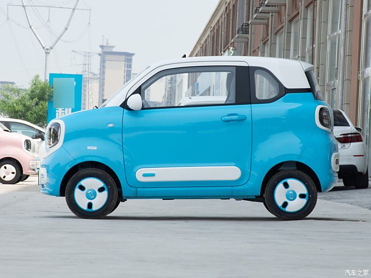 一汽奔腾 奔腾小马 2024款 122km 萌趣马 一汽奔腾 奔腾小马 2024款 122km 萌趣马