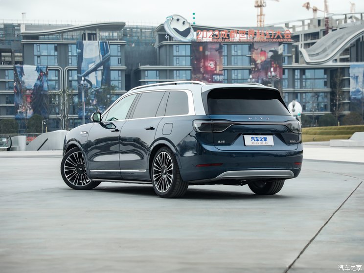 AITO 问界 问界M9 2024款 增程 Ultra版 42kWh AITO 问界 问界M9 2024款 增程 Ultra版 42kWh