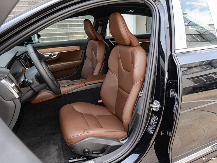 沃尔沃亚太 沃尔沃S90 2024款 B5 智逸豪华版 沃尔沃亚太 沃尔沃S90 2024款 B5 智逸豪华版