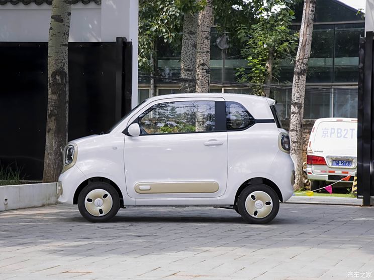 一汽奔腾 奔腾小马 2024款 170km 活力马 一汽奔腾 奔腾小马 2024款 170km 活力马