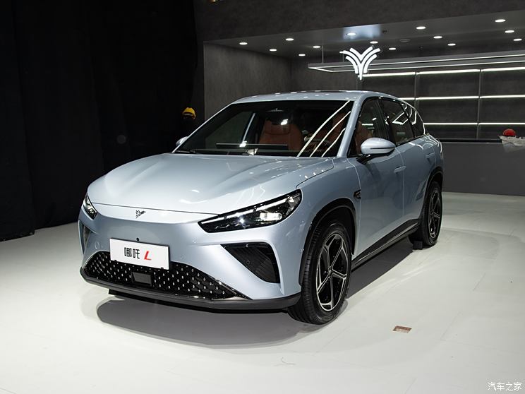 合众汽车 哪吒L 2024款 510 闪充红衣版 合众汽车 哪吒L 2024款 510 闪充红衣版