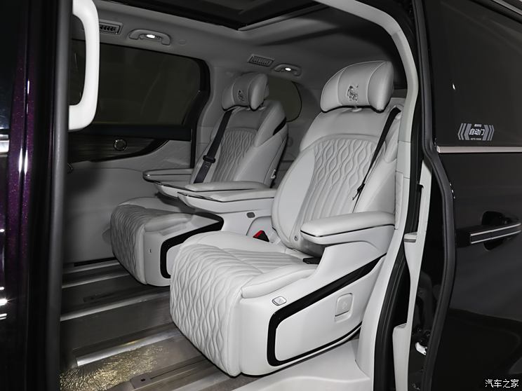 东风风行 星海V9 2024款 1.5TD 200km 青云梯系列 尊贵型 东风风行 星海V9 2024款 1.5TD 200km 青云梯系列 尊贵型