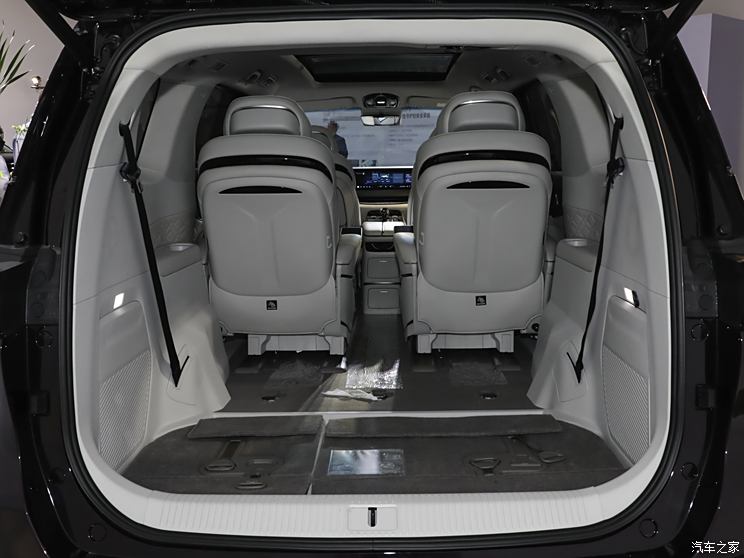 东风风行 星海V9 2024款 1.5TD 200km 青云梯系列 尊贵型 东风风行 星海V9 2024款 1.5TD 200km 青云梯系列 尊贵型